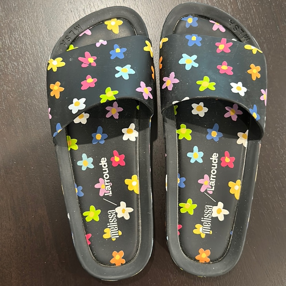 Larroude x Melissa Floral Black Multicolor Pool Slides 6